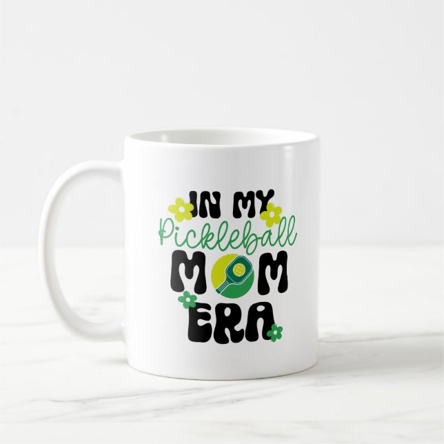 Groovy in meinem Pickleball Mama Era T - Shirt Kaffeetasse (Links)
