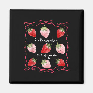 Groovy Kindergarten ist mein Ding Strawberry Kinde Magnet