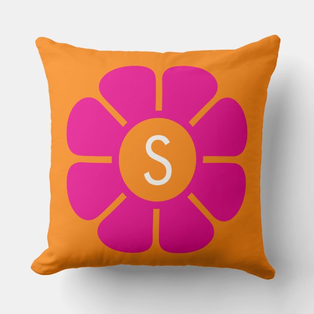Groovy Pink Daisy mit Custom Orange Monogram Kissen (Vorderseite)