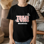 Groovy Regenbogen zehn ist eine vibe 60er Jahre Re T-Shirt<br><div class="desc">Groovy Regenbogen zehn ist ein vibe 60er Jahre Retro daisy cool moderne elegante Spaß 10. Geburtstag Party Dekor T - Shirt.</div>