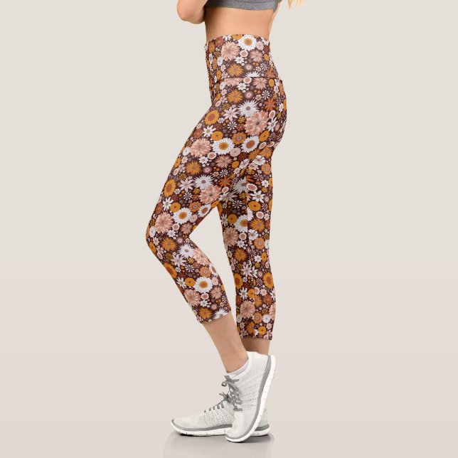 Groovy Retro Blumengartenmuster Capri Leggings (Links)