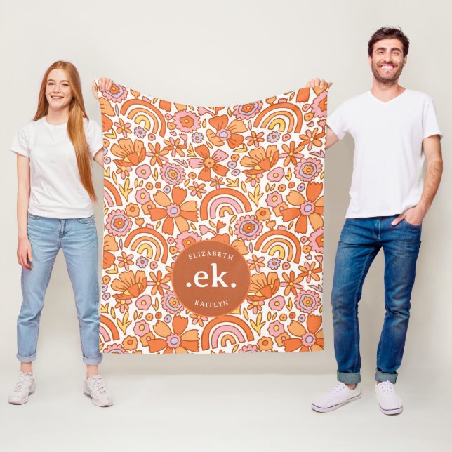 Groovy Retro Orange Florals Monogram Fleecedecke (Beispiel)