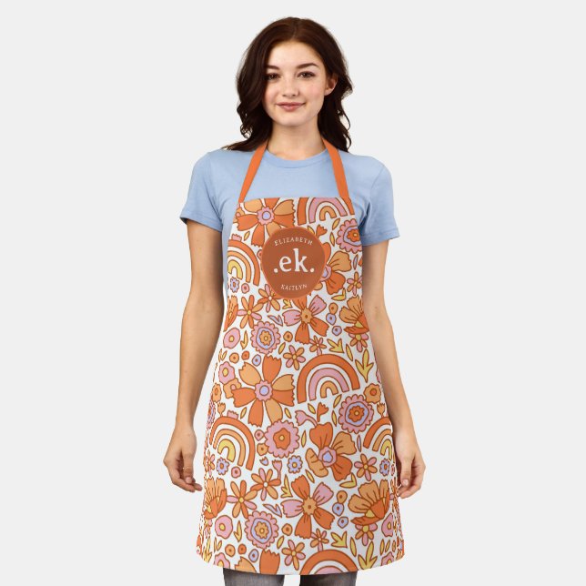 Groovy Retro Orange Florals Monogram Schürze (Getragen)