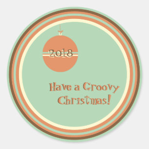 Groovy Retro Weihnachten mit Ornament und Datum Runder Aufkleber
