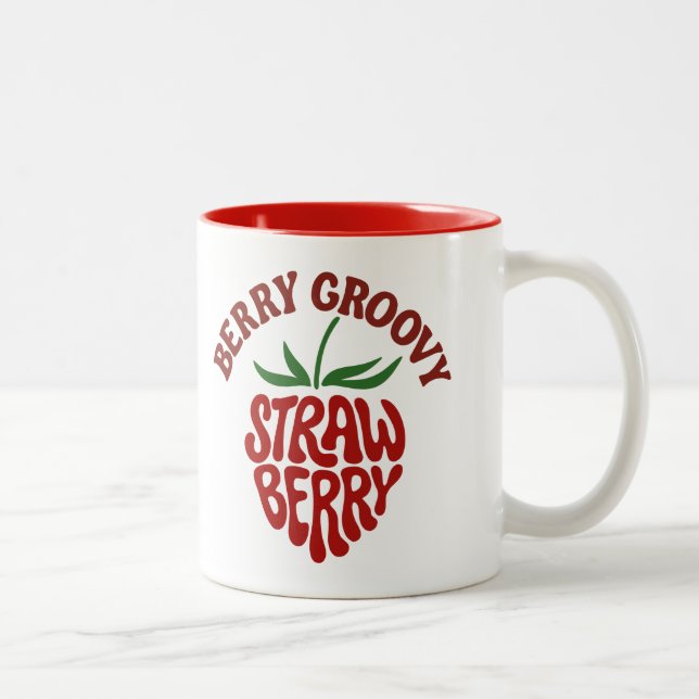 Groovy Strawberry Retro 70er Vibes Zweifarbige Tasse (Rechts)