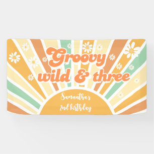 Groovy wild und drei Retro-Sonnen-Kindergeburtstag Banner