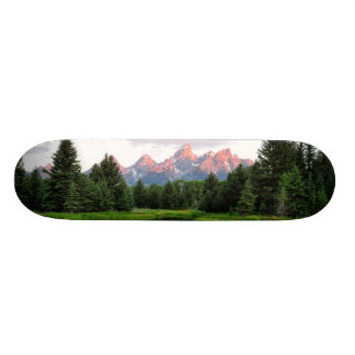 Großartige Teton Reflexionen über dem Biber-Teich Skateboard