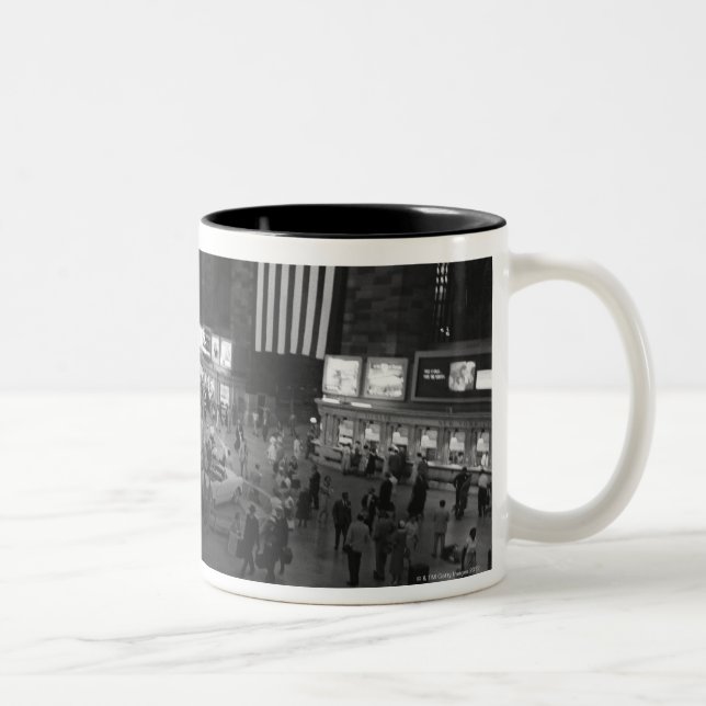 Großartige zentrale Station Zweifarbige Tasse (Rechts)
