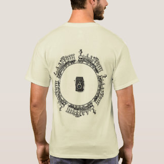 großartiger T - Shirt mit Rückenmuster