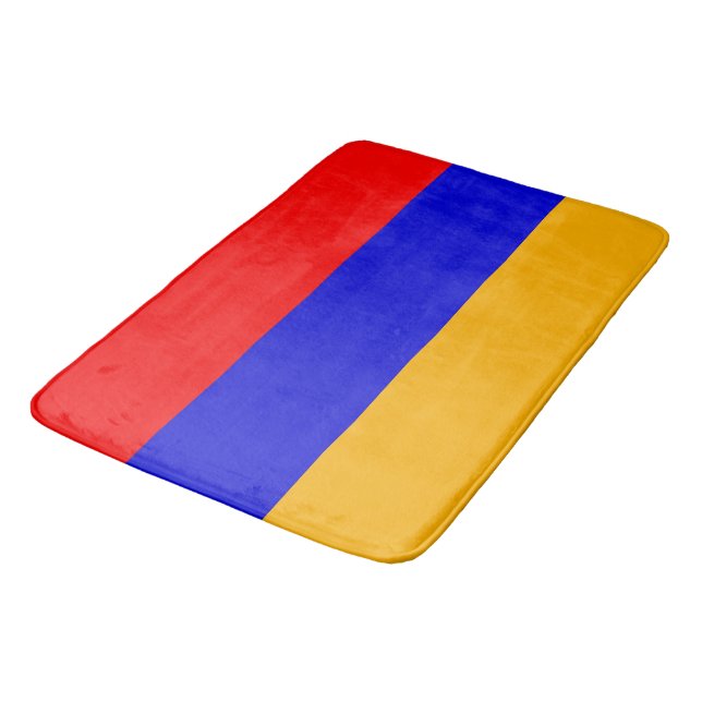 Große Badematte mit armenischer Flagge (Schrägansicht)