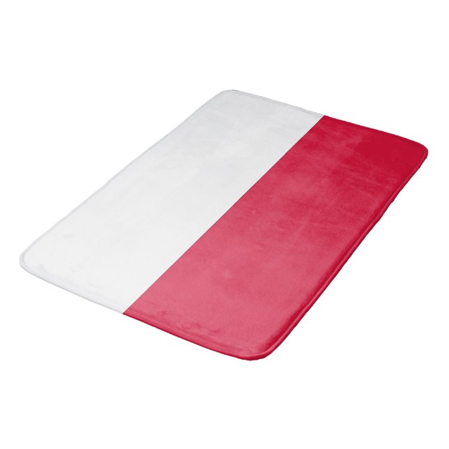 Große Badematte mit polnischer Flagge (Schrägansicht)