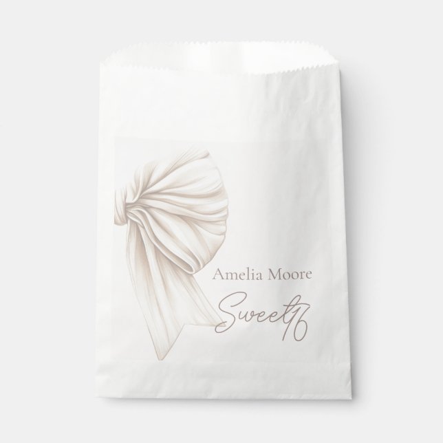 Große Beige Bow Boho Sweet 16 Geschenktütchen (Vorderseite)