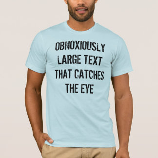 GROSSE BUCHSTABEN STELLEN DAS SHIRT HER