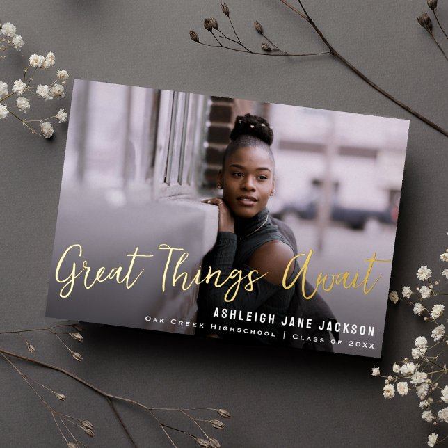 Große Dinge erwarten Abschluss Foto Ankündigung (Von Creator hochgeladen)