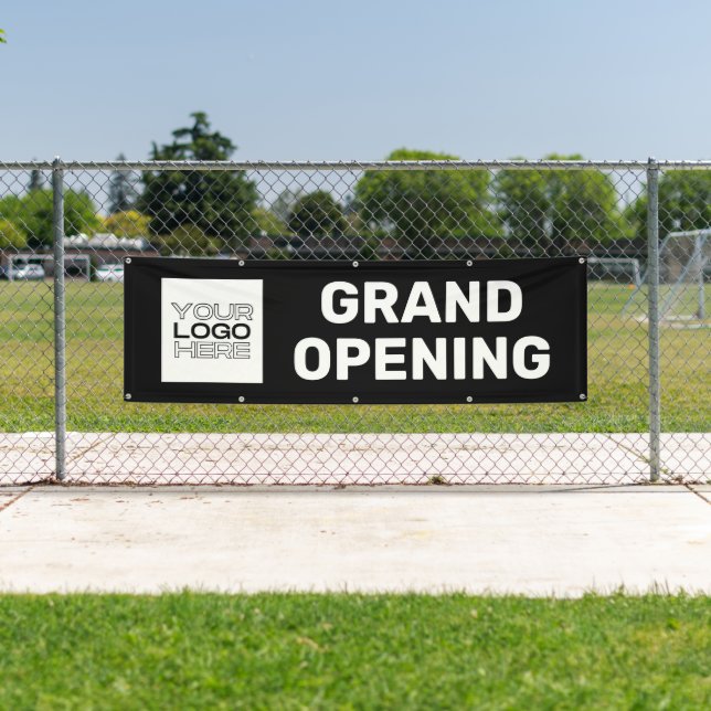 Große Eröffnung des neuen Store-Logos im Freien Banner (Insitu)