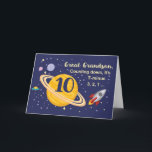Große Grandson 10. Geburtstagsplaneten, Weltraum Karte<br><div class="desc">10 zu drehen ist aus dieser Welt,  besonders wenn es Ihr Urenkel ist! Raketenschiff,  Planeten und Sterne füllen die Vorderseite der Karte mit der Nachricht,  wie Sie zählen auf zu sagen Happy Birthday!</div>