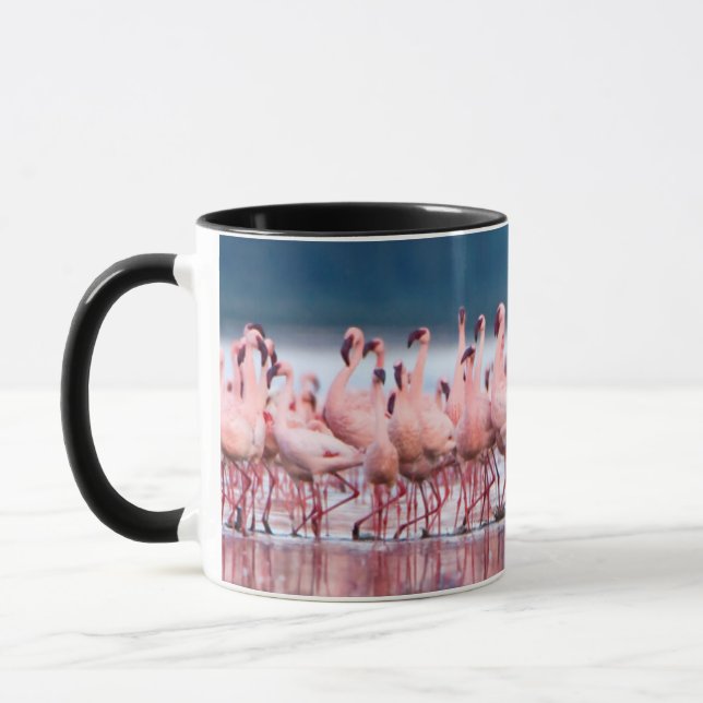 Große Gruppe kleiner Flamingos Tasse (Links)