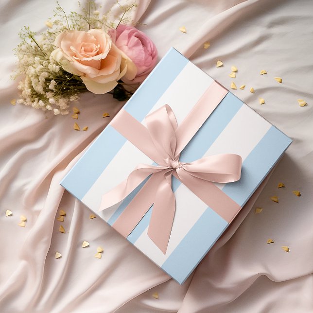 Große hellblaue und weiße Streifen Geschenkpapier (Large Light Blue and White Stripes Wrapping Paper)