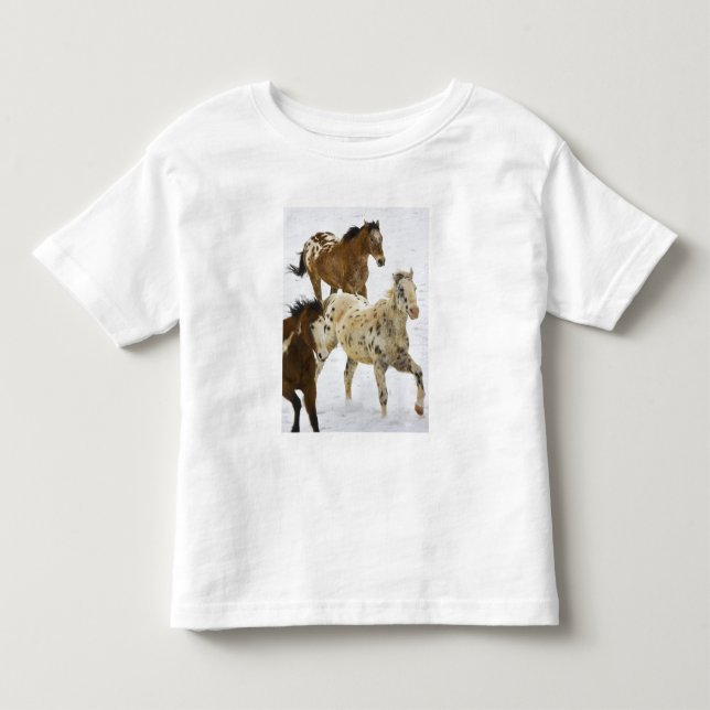 Große Hornberge, Pferde, die im Schnee laufen Kleinkind T-shirt (Vorderseite)