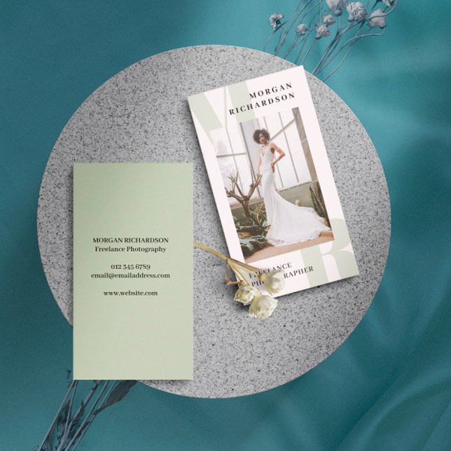 Große Initialen zeigen grünes Typograf Visitenkarte (Von Creator hochgeladen)