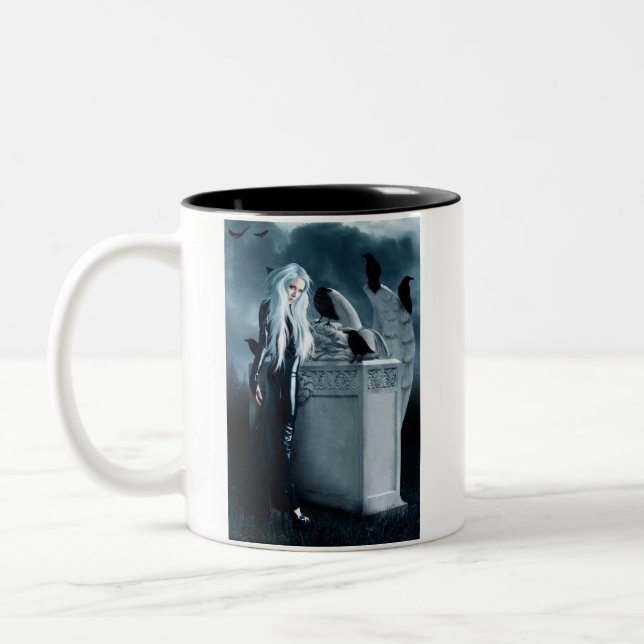 Große Krähen-Hexe-Tasse Zweifarbige Tasse (Links)