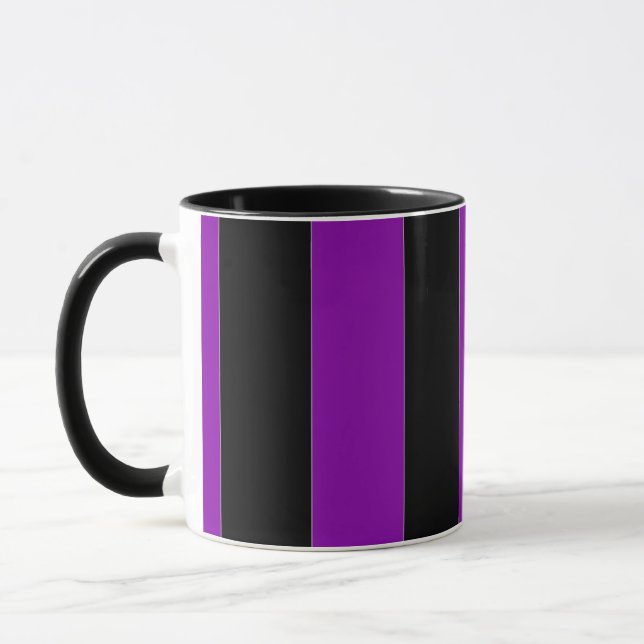 große, lila gestreifte Kaffee-Tasse Tasse (Links)