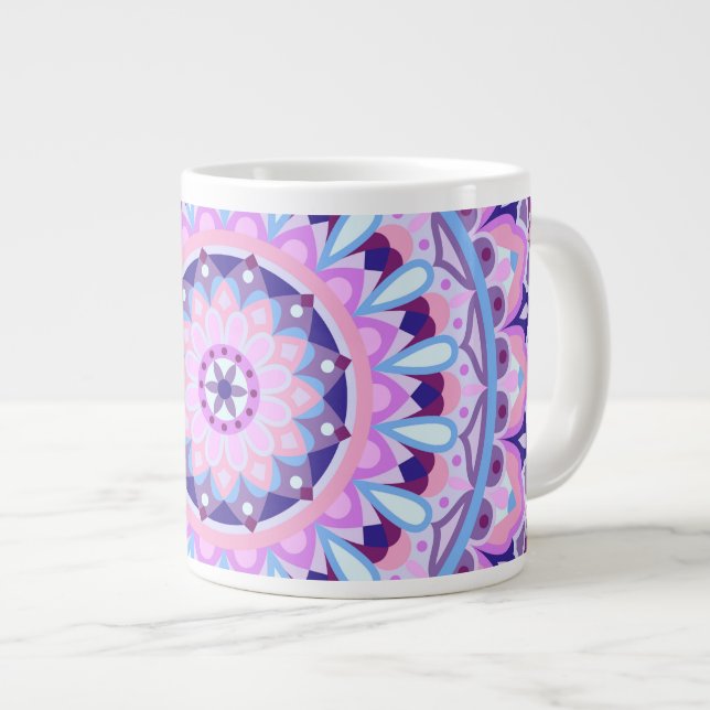 Große lila Mandala-Übergroße Boho-spirituelle Gemü Jumbo-Tasse (Vorderseite Rechts)