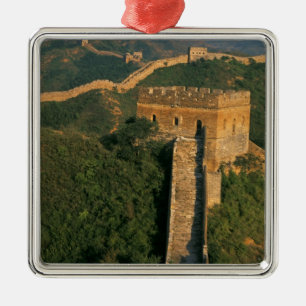 Große Mauer, die sich durch den Berg windet, China Silbernes Ornament