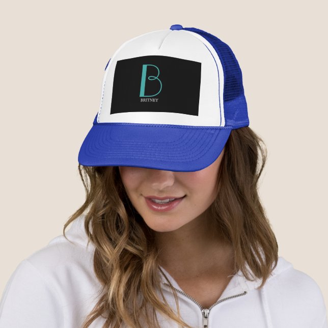 Große Monogramm und Name, Aquamarin/weiß, schwarz Truckerkappe (Beispiel)