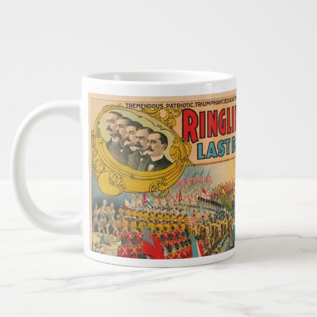 Große Parade mit Männern in Uniform auf Pferd Jumbo-Tasse (Links)