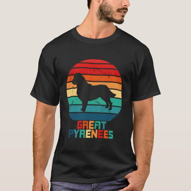 Große Pyrenäen gestopfte Tierschwärme T-Shirt (Vorderseite)