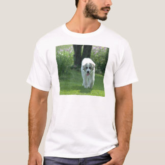 Große Pyrenäen-Welpe T-Shirt
