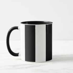 große, schwarz-weiß gestreifte Tasse