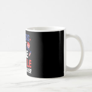 Große Schwester der lustigen Familie kleiner Knall Kaffeetasse