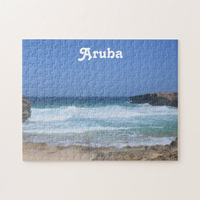Große Wellen stürzen in Aruba (Horizontal)