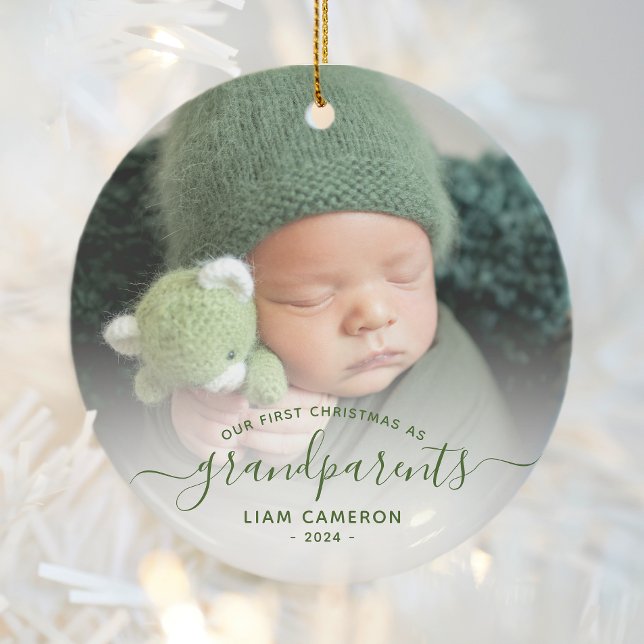 Großeltern Erste Weihnachts-Foto Grüne Schrift Keramik Ornament (Von Creator hochgeladen)