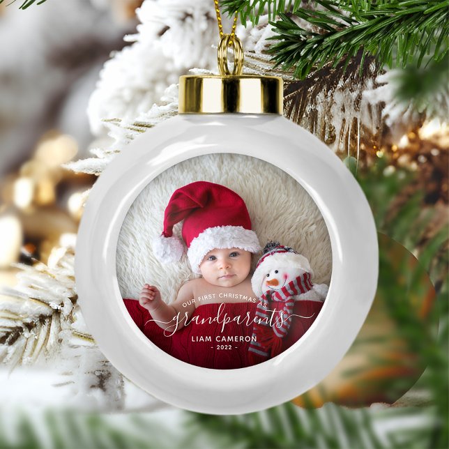 Großeltern Erste Weihnachtszeit Foto Weiße Schrift Keramik Kugel-Ornament (Von Creator hochgeladen)