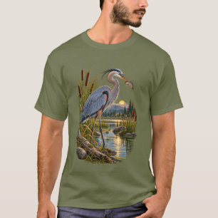 Großer Blaureiher beim Fischen bei Sonnenuntergang T-Shirt