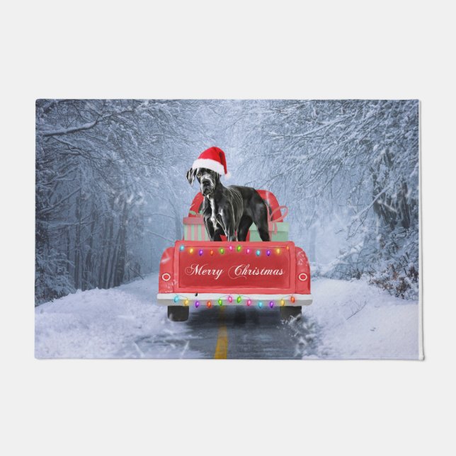 Großer Däne Hund im Schnee sitzend im Weihnachtswa Fußmatte (Vorderseite)