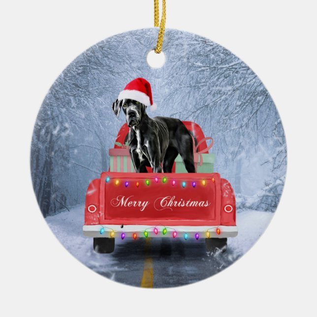 Großer Däne Hund im Schnee sitzend im Weihnachtswa Keramik Ornament (Vorne)