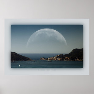 großer Mond über dem Meer Poster