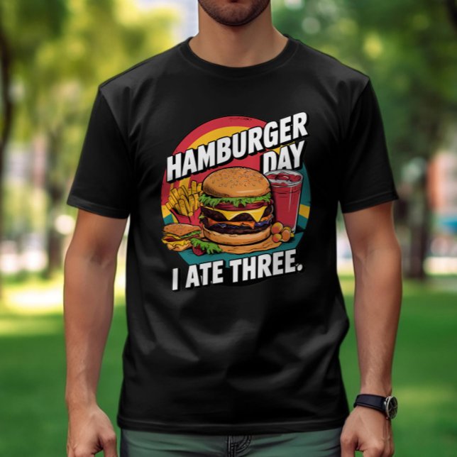 Größere Burger Freude mit goldenen Fries und Refr T-Shirt (Von Creator hochgeladen)
