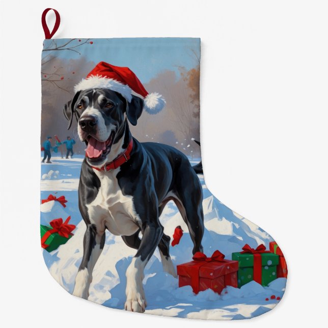 Großes Dane läuft im Schnee mit Weihnachtshut Großer Weihnachtsstrumpf (Vorderseite)