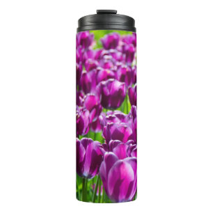 Grosses Feld lila Tulpen Thermosbecher