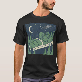 Großfuß beim Zelten unter den Sternen im Freien T-Shirt