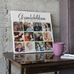 Großkinder machen Leben großartig | FotoCollage Fotoplatte<br><div class="desc">Einzigartige Enkel-12-Foto-Collage-Plakette macht das Geschenk für jeden Großeltern,  mit Text,  der auf "GRANDCHILDREN MACHEN DIE WELT GRAND" steht. Die Stile,  Größen und Hintergrundfarbe des Schriftartes können durch Anklicken des entsprechenden Links nach der Personalisierung geändert werden.</div>