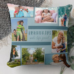 Großkinder machen Life Grand 8 Foto Collage Blue Kissen<br><div class="desc">Stilvolles Kissen mit individueller Collage aus Foto und Zitat für Großeltern. Das Design ist auf beiden Seiten des Kissens bedruckt und verfügt über 8 eigene Fotografien. Das Zitat ist handschriftlich und lautet "Enkel machen das Leben groß". Die Fotovorlage ist für Sie Set, um Ihre Bilder im Uhrzeigersinn, beginnend von oben...</div>
