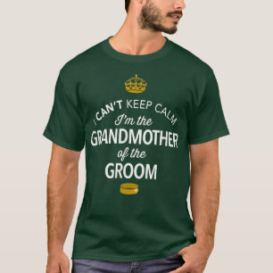 Großmutter des Bräutigams präsentiert ein lustiges T-Shirt