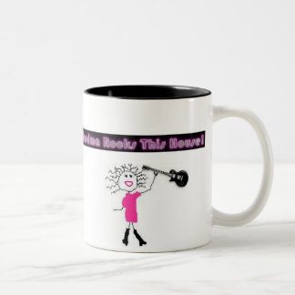 Großmutter schaukelt dieses Haus! Zweifarbige Tasse