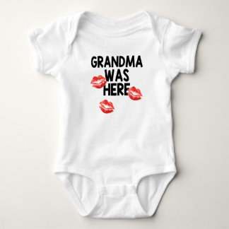 Großmutter war küsst hier Baby-Bodysuit Baby Strampler